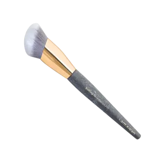 Buffing foundation brush 17